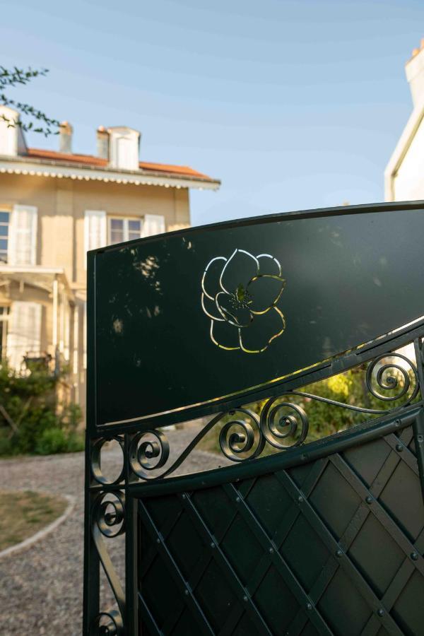 Le Parc Du Magnolia Bed & Breakfast Montbéliard Eksteriør bilde
