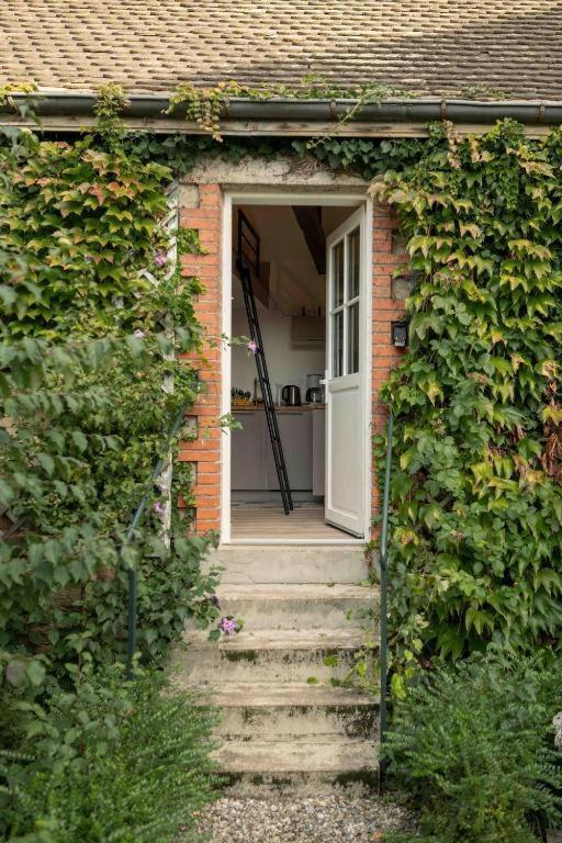 Le Parc Du Magnolia Bed & Breakfast Montbéliard Eksteriør bilde